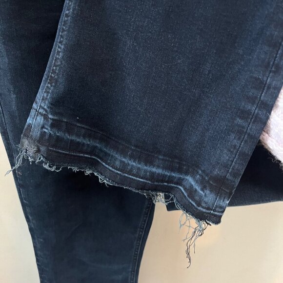 Closed Italian Crafted Premium Denim Cropped Jeans W/ Frayed Hem Size 29 - Picture 3 of 6